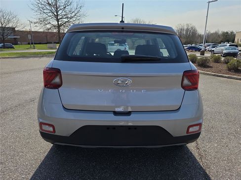 New 2026 Hyundai Venue SE image 6