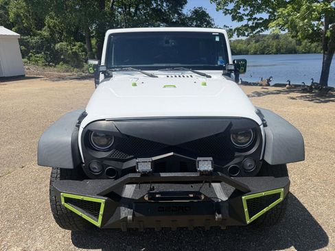 Used 2018 Jeep Wrangler Unlimited Sport S AWD/4WD image 8