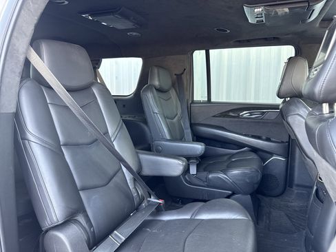 Used 2019 Cadillac Escalade ESV Platinum image 53
