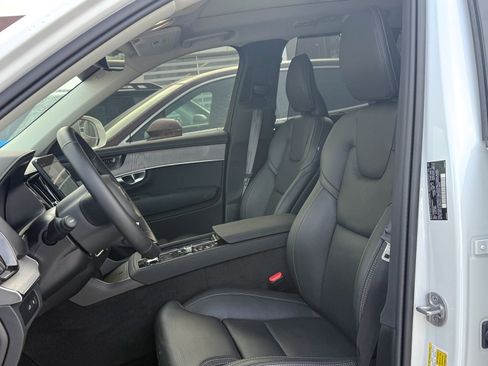 Used 2025 Volvo XC90 T8 Ultra w/ Protection Package image 10