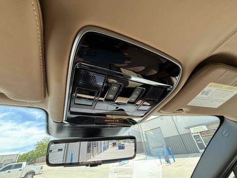 Used 2025 Land Rover Range Rover Long Wheelbase Autobiography image 63