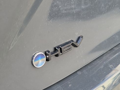 Used 2025 Toyota Camry SE image 10