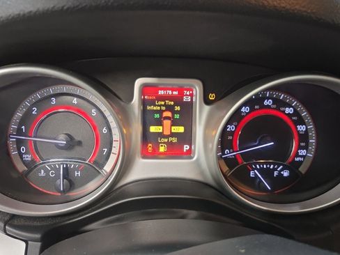 Used 2020 Dodge Journey SE w/ SE Popular Equipment Group image 13