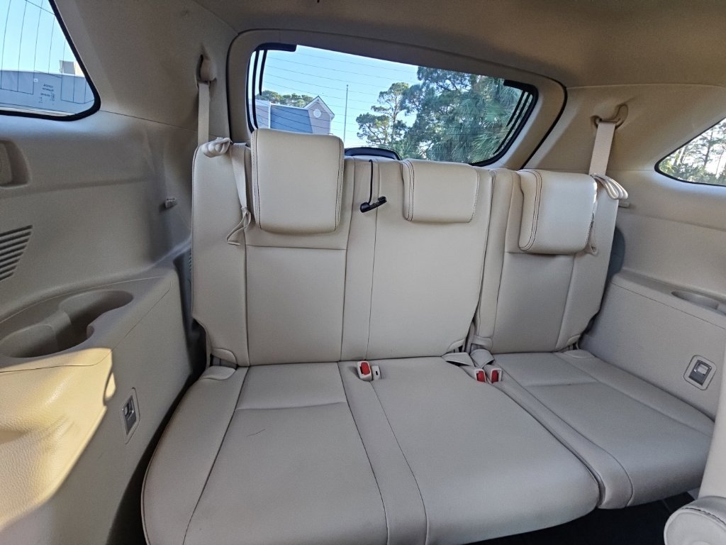 Used 2017 Toyota Highlander XLE FWD image 18