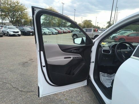 Used 2022 Chevrolet Equinox LT image 10