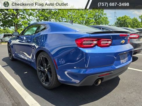Used 2019 Chevrolet Camaro LT w/ Black Appearance Package RWD image 4