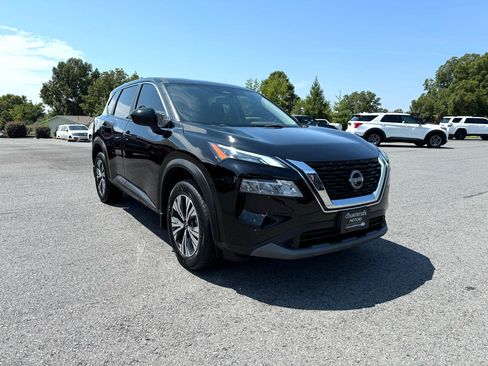 Used 2023 Nissan Rogue SV image 8