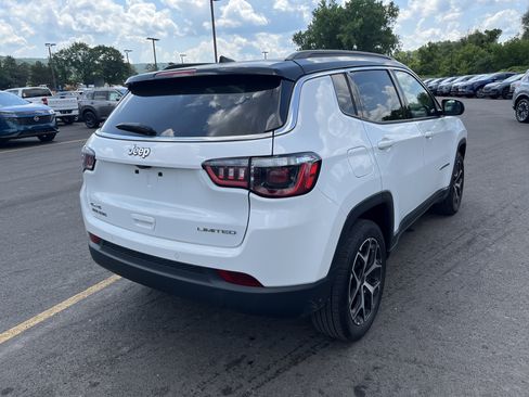 Used 2025 Jeep Compass Limited AWD/4WD image 4