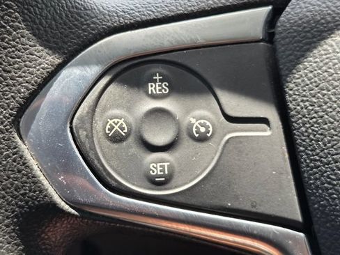 Used 2021 Chevrolet Traverse LS FWD image 20