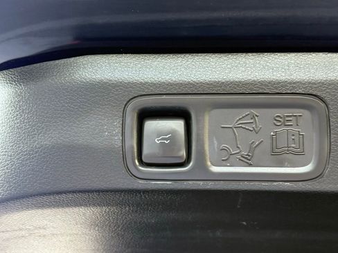 Used 2021 Ford Expedition Limited image 24