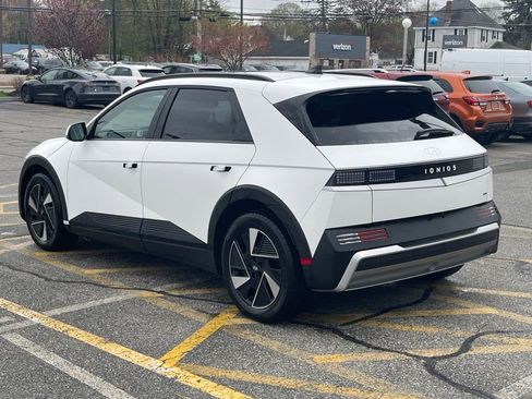 New 2025 Hyundai Ioniq 5 SEL image 3