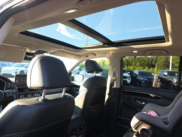 Used 2024 Honda Pilot Touring image 16