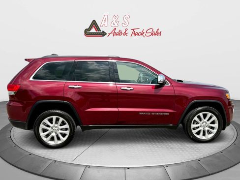 Used 2017 Jeep Grand Cherokee Limited image 4