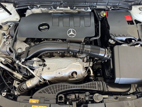 Used 2020 Mercedes-Benz GLB 250 4MATIC image 23