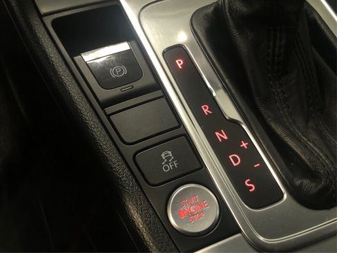 Used 2017 Volkswagen CC Sport image 24