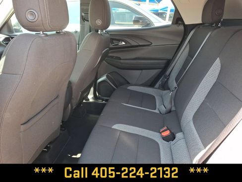 Used 2025 Chevrolet TrailBlazer LT FWD image 14