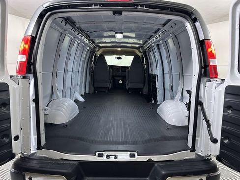 New 2026 GMC Savana 3500 Extended w/ Driver Convenience Package RWD image 25