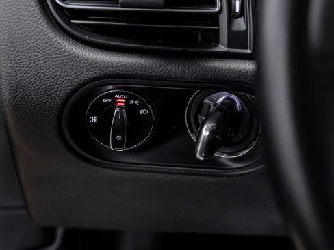 Used 2021 Porsche Macan image 26