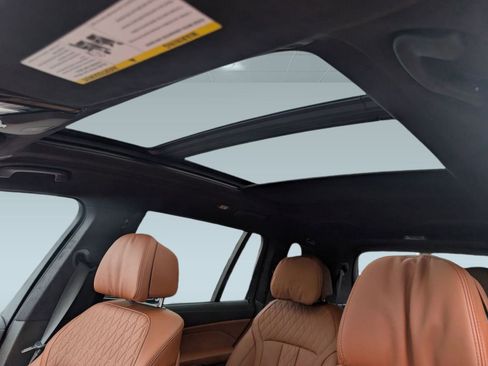 Certified 2025 BMW X7 M60i image 15