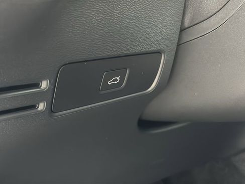 Used 2023 Volvo C40 P8 Recharge Ultimate AWD/4WD image 13