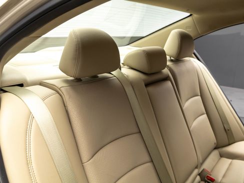 Used 2017 Honda Accord EX-L image 33