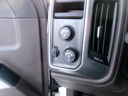 Used 2017 Chevrolet Silverado 1500 LTZ Z71 w/ LTZ Plus Package image 3