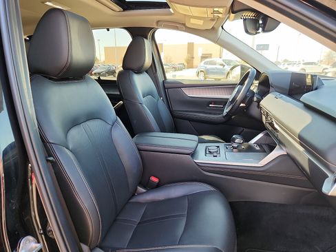 Used 2025 MAZDA CX-90 3.3 Turbo w/ Preferred Package image 15