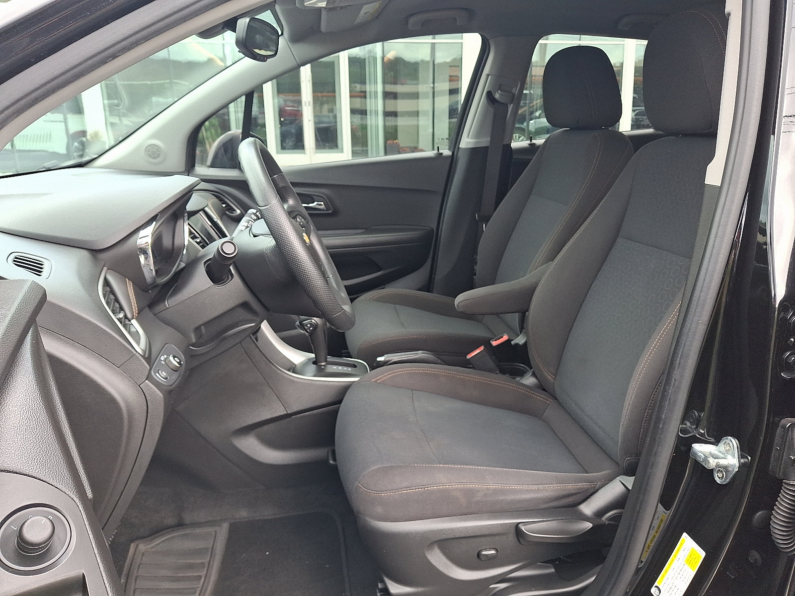 Used 2020 Chevrolet Trax LS AWD/4WD image 14