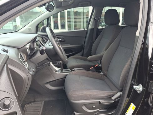 Used 2020 Chevrolet Trax LS image 14