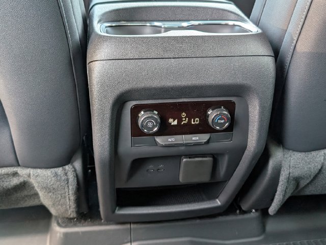 New 2027 Chevrolet Traverse LT w/ Driver Confidence Package FWD image 6