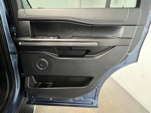 Used 2020 Ford Expedition XLT w/ Equipment Group 202A AWD/4WD image 14