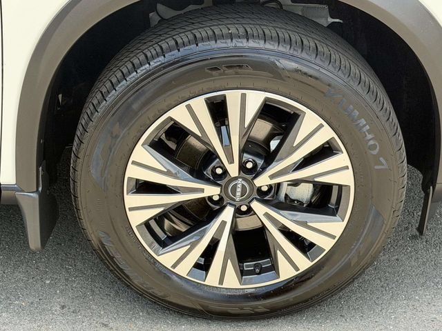 Used 2023 Nissan Rogue SV w/ SV Premium B Package AWD/4WD image 7