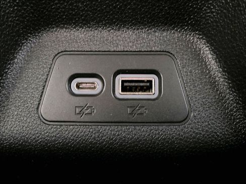 Used 2023 Buick Envision Essence w/ Technology Package I AWD/4WD image 38