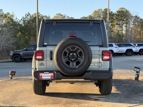 Used 2023 Jeep Wrangler Sport image 6