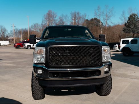 Used 2014 Ford F250 Lariat w/ Lariat Interior Package image 6