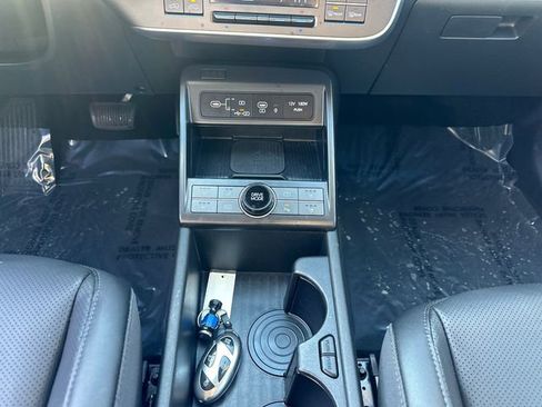 Used 2024 Hyundai Kona Limited FWD image 22