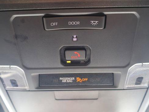 Used 2025 Toyota Tacoma TRD Sport image 14