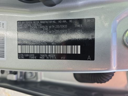 Used 2023 Toyota Highlander Limited image 36