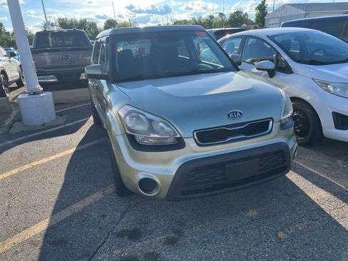 Used 2012 Kia Soul FWD image 16