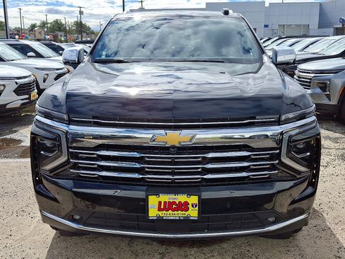 New 2026 Chevrolet Suburban Premier image 2