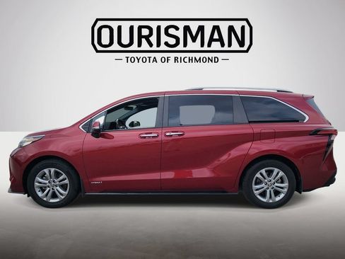 Certified 2021 Toyota Sienna Platinum AWD/4WD image 4
