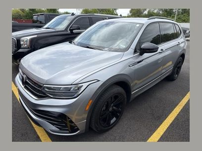 Certified 2023 Volkswagen Tiguan SE R-Line