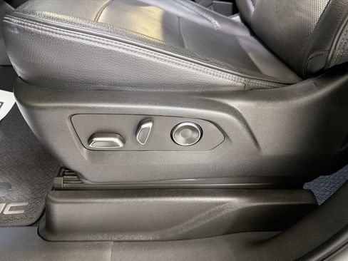 Used 2024 GMC Yukon Denali w/ Max Trailering Package image 11