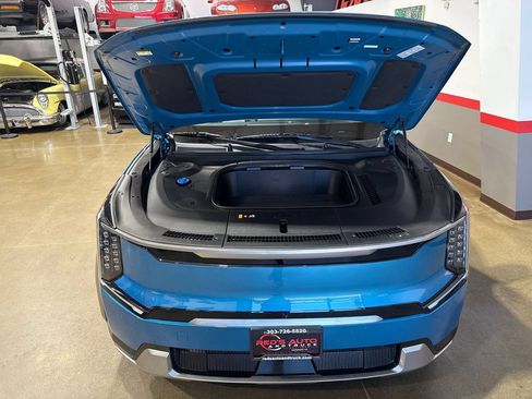Used 2024 Kia EV9 Land w/ Towing Package AWD/4WD image 81