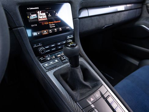 Certified 2025 Porsche 718 Cayman GT4 RS RWD image 17