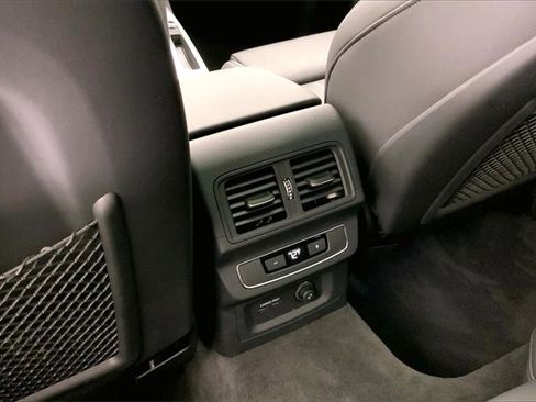 Certified 2025 Audi Q5 2.0T Premium Plus image 34