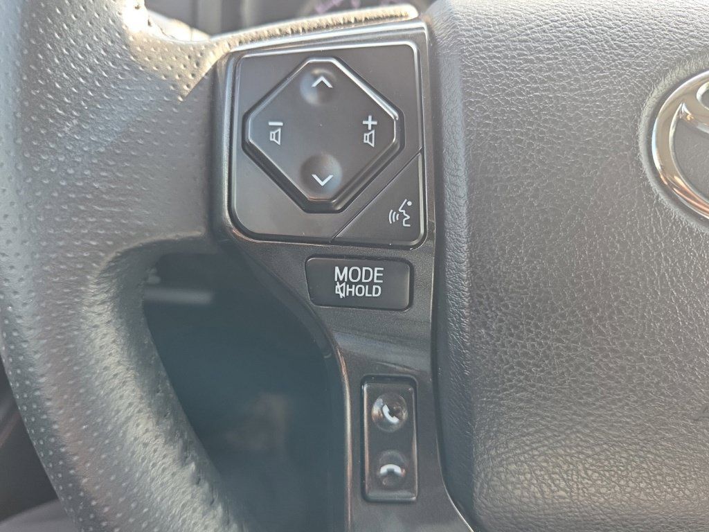 Used 2021 Toyota 4Runner TRD Off-Road Premium w/ Moonroof Package AWD/4WD image 38