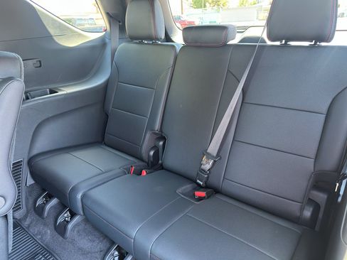 Used 2025 Chevrolet Traverse Z71 w/ LPO, Floor Liner Package AWD/4WD image 19