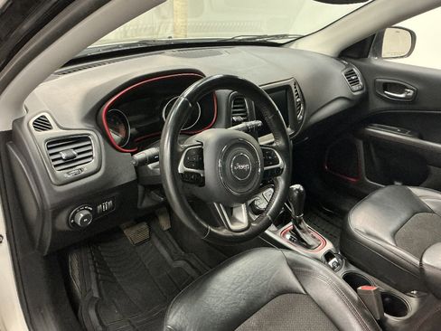 Used 2019 Jeep Compass Trailhawk w/ Cold Weather Group AWD/4WD image 12