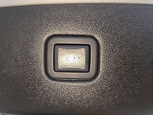 Used 2020 Chevrolet Blazer LT image 32